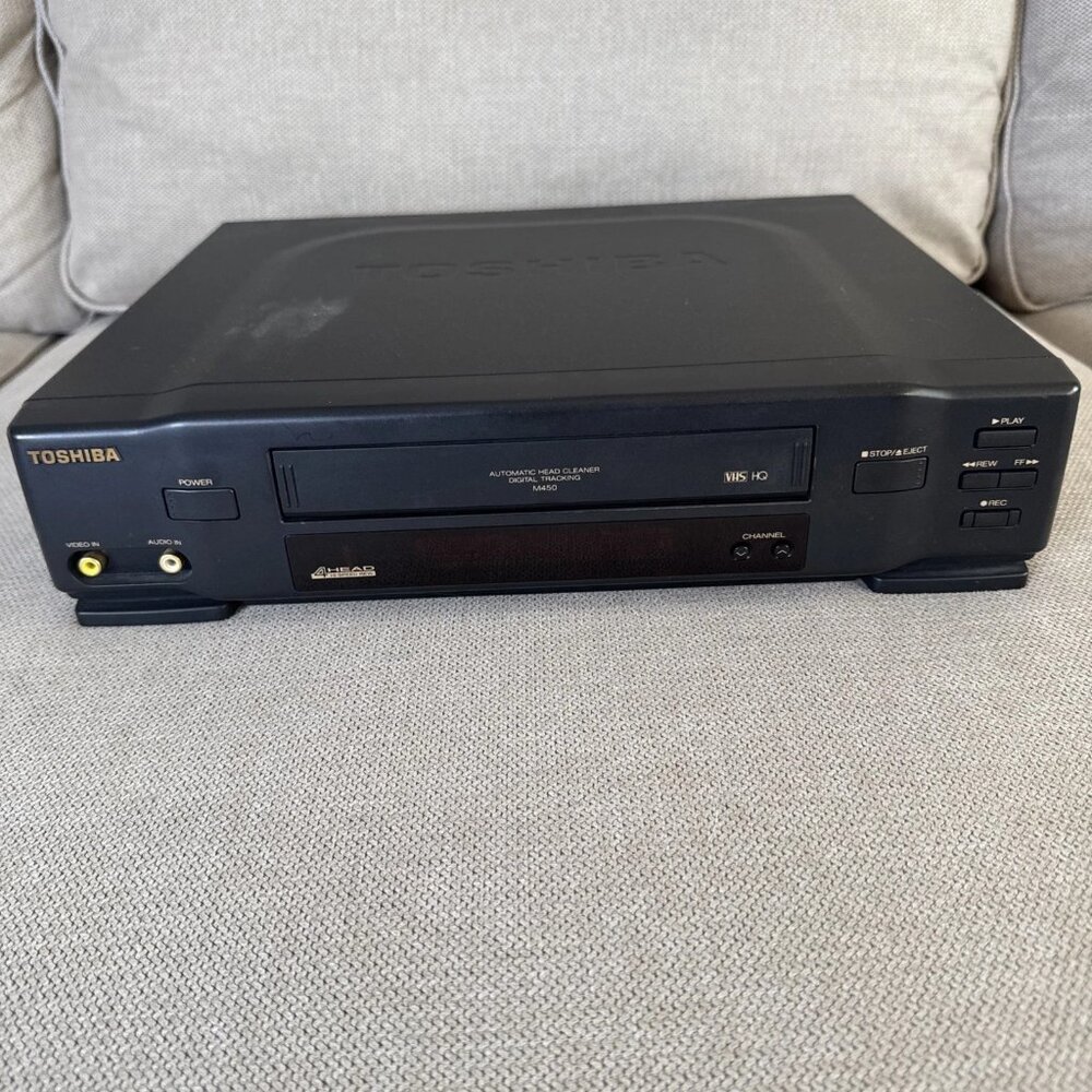 Toshiba M450 VCR. 4 Head Hi-Speed Rewind VHS Player. Tested & Working.